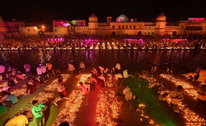 अयोध्या में 'दीपोत्सव': दिवाली की पूर्व संध्या पर योगी सरकार 9 लाख दीये जला कर रोशन करेगी रामनगरी