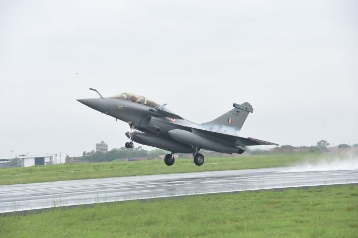 Rafale Soars Across Skies: IAF Departs for Bastille Day Celebration